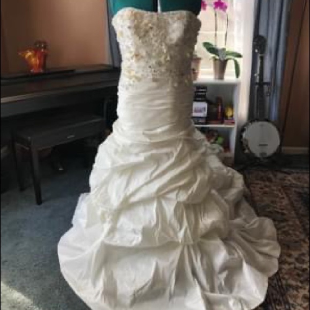 Wedding gown